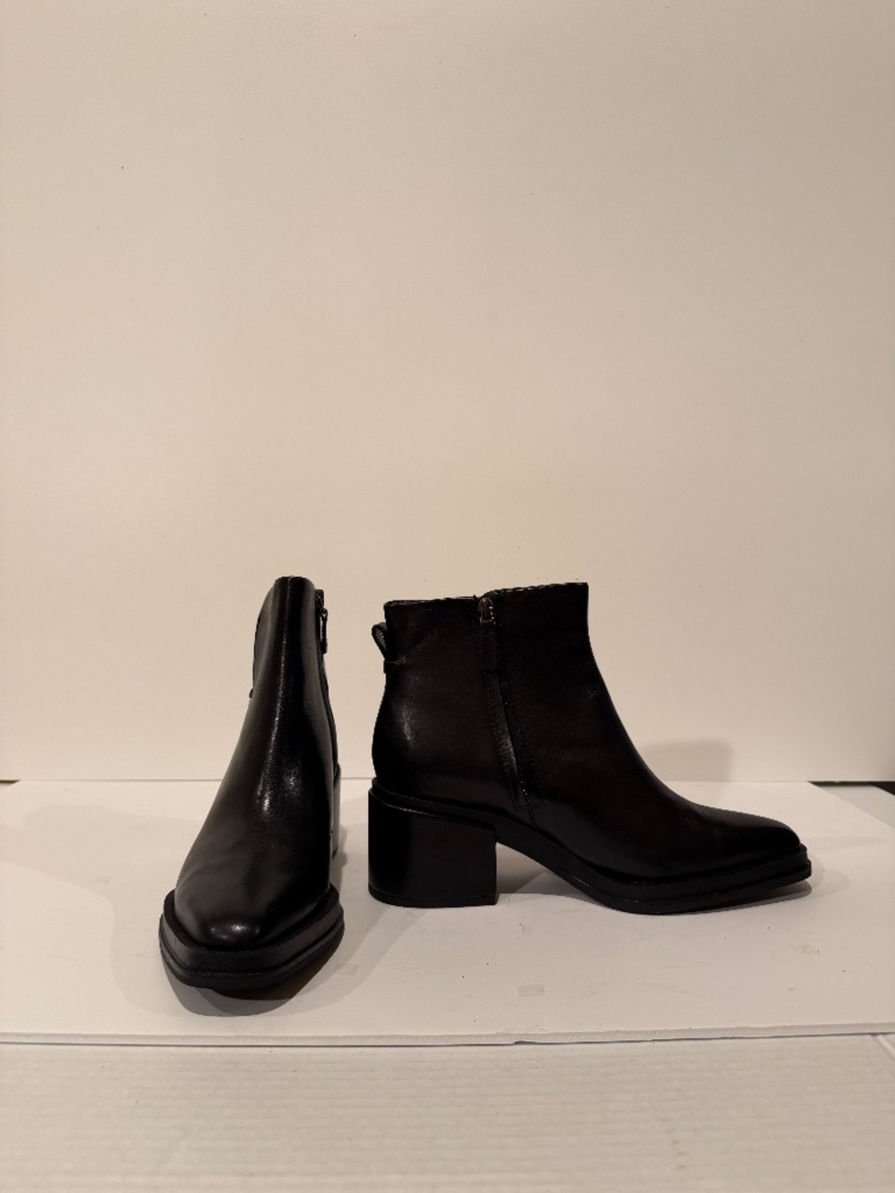 NEW IN BOX - FRANCO SARTO - BOOTIES